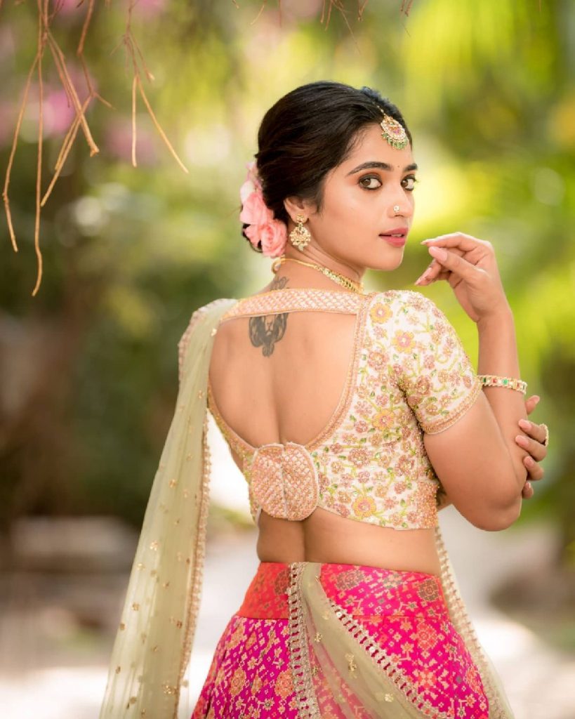 These Back Neck Blouse Designs Are Glamorous! | Crazy Indian Sarees