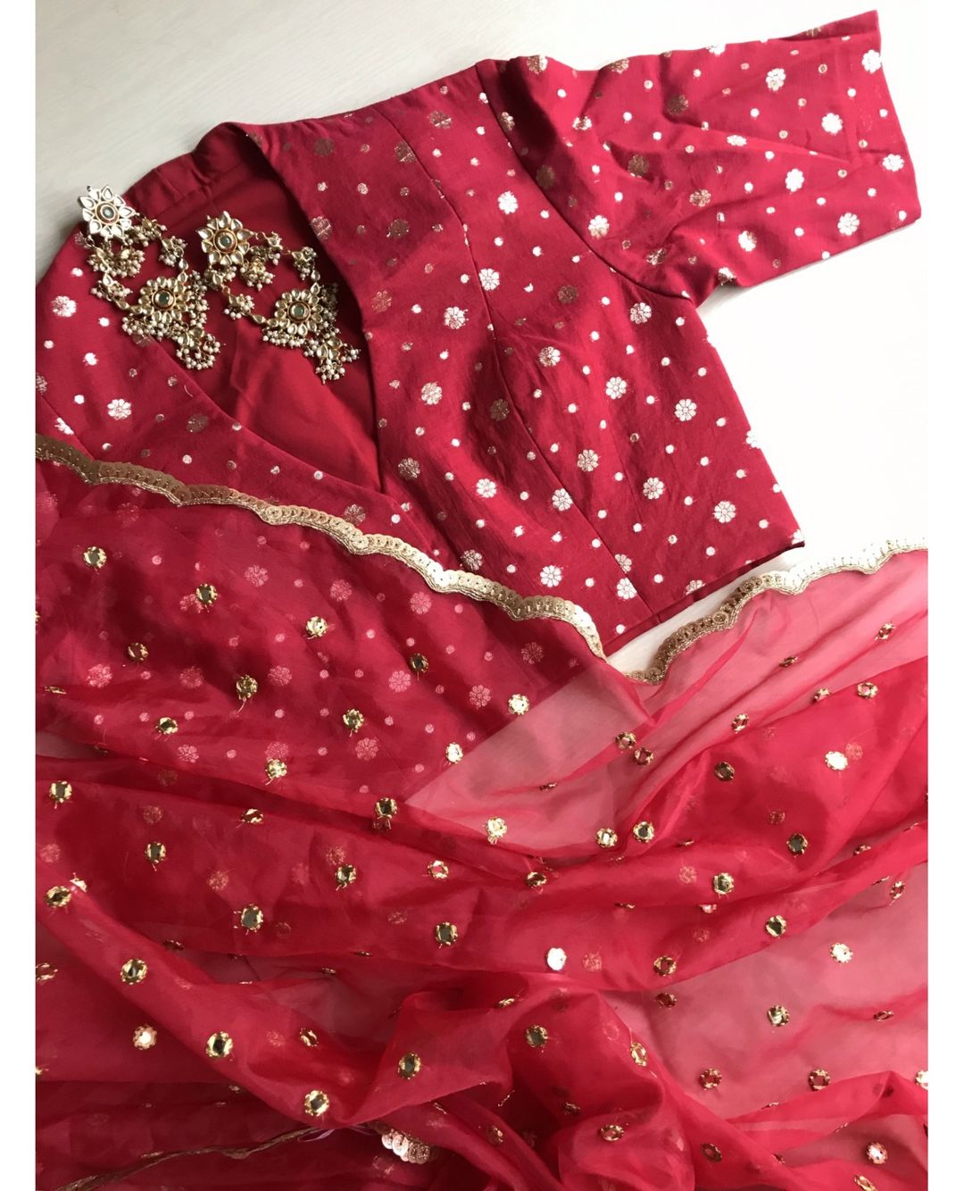 Chic Blouses Perfect To Create A Style Statement! Sarees