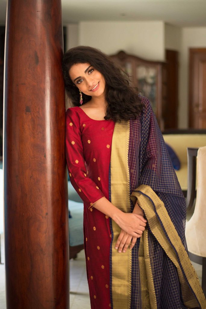 This Diwali Buy Exclusive Traditional Ethnic Outfits Here! Saree Stylish